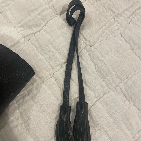 Black pebbled leather tote bag - Picture 8 of 15